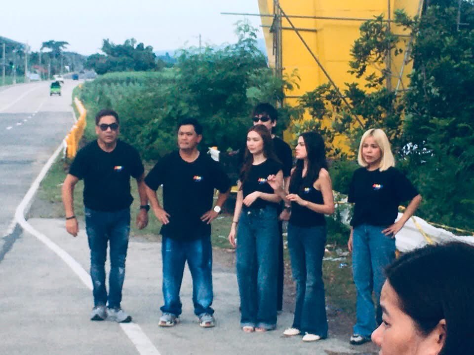 klarissegifs's tweet photo. Some BTS photos from yesterday's shoot.

#KlarisseDeGuzman #KlarisseInVictoriasCity https://t.co/xk9CQzuNtr