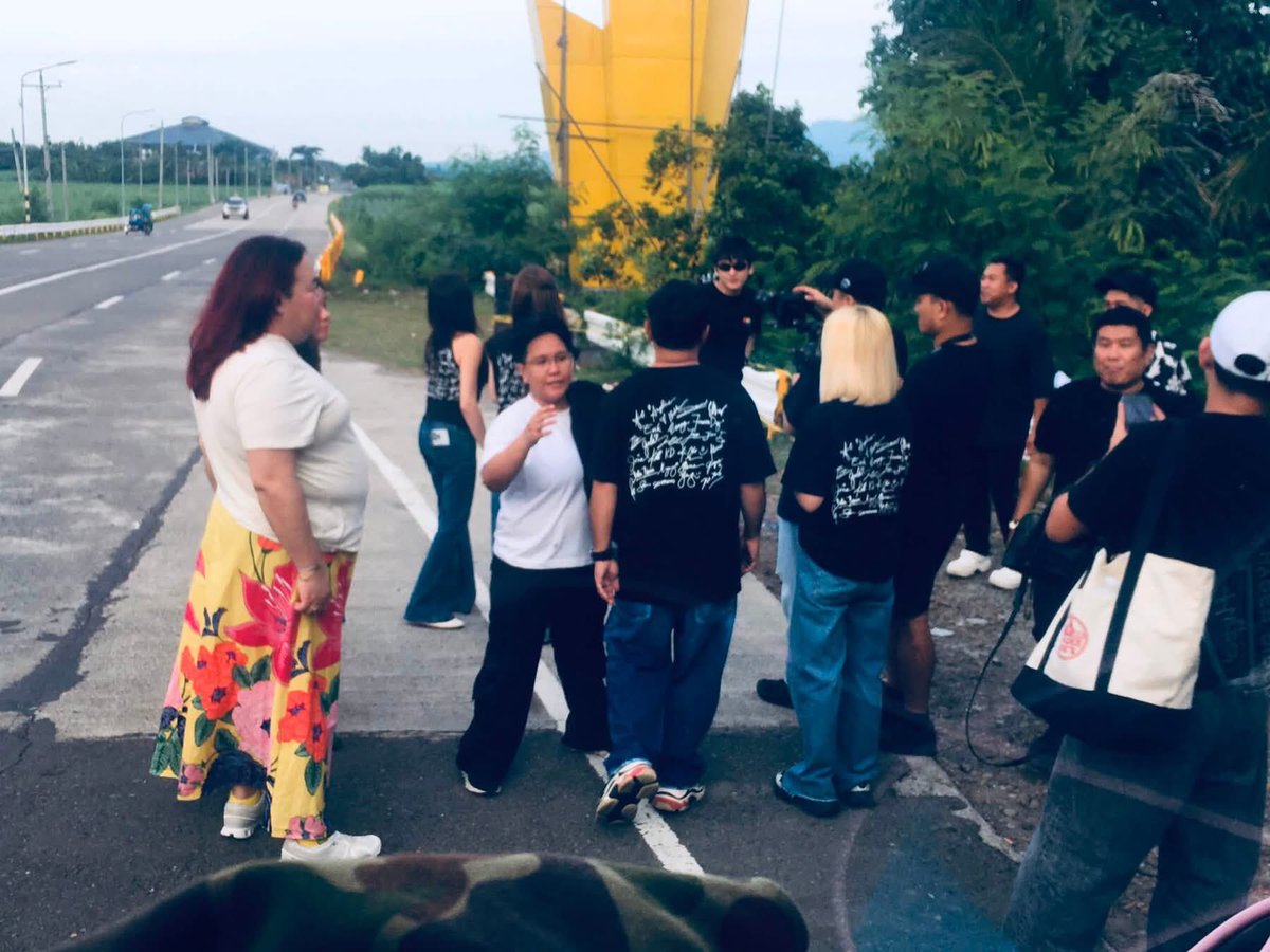 klarissegifs's tweet photo. Some BTS photos from yesterday's shoot.

#KlarisseDeGuzman #KlarisseInVictoriasCity https://t.co/xk9CQzuNtr