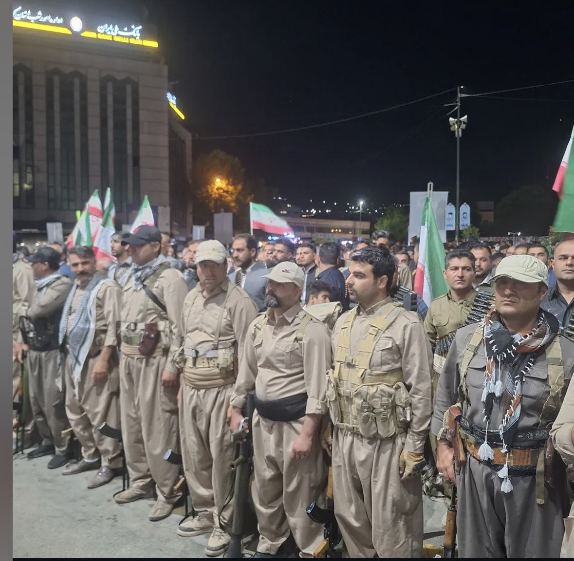 Afshin_Ismaeli's tweet photo. Gathering of pro-Iranian regime Muslim Peshmerga (commonly referred to as “Jash”) in Sanandaj, Iran. https://t.co/Mso9v8UtwJ