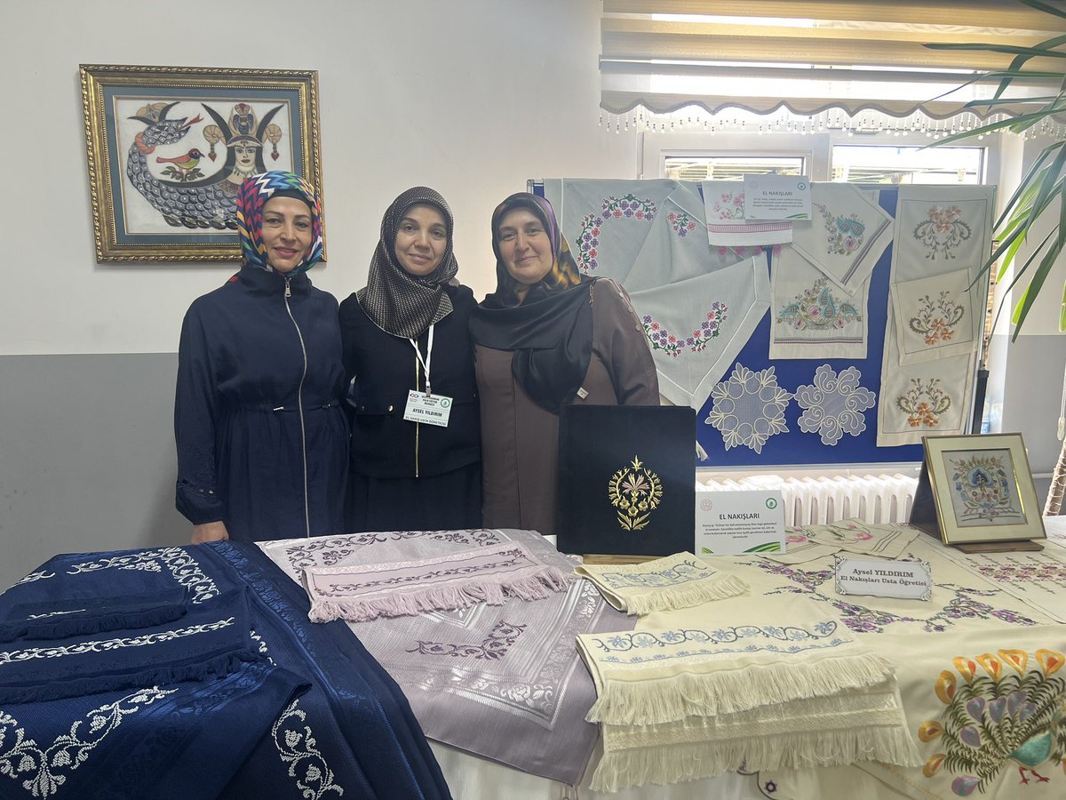 naimegm6's tweet photo. On parmağında on marifet anlayışının en güzel örneklerinden biri olan bu değerli çalışmalar, Aysel Başkanımızın yeteneğini, emeğini ve üretkenliğini gözler önüne serdi. 

Kendisini gönülden tebrik ediyor, başarılarının devamını diliyoruz. 🌸

@tugbaisikercan 
@akgul_aysel https://t.co/VTDJKwSiZ9