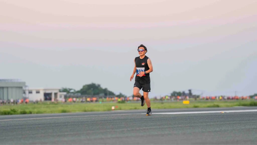itoix_official's tweet photo. 📘アスリート掲示板：ブログ更新【Vol.128】
🏃‍♂️福岡国際マラソンへの挑戦、再び。
熊本城マラソンで感じた悔しさを胸に、
窪田忍が「福岡国際マラソンA標準（2時間27分）」突破へ挑戦をスタート。

「明日から」ではなく、「今日だけ」がんばる。
▼記事はこちら

https://t.co/tBr56dPWlJ https://t.co/g35jjr898m
