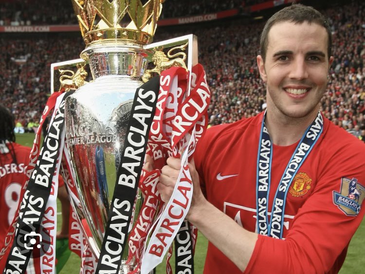 9jastretfordEnd's tweet photo. John O’Shea was the ultimate utility player, because no matter where you put him, he just did the job.

At Manchester United in the Premier League, he played everywhere — center-back, full-back, midfield… even goalkeeper once.

He wasn’t the flashiest or the fastest.

But he was reliable, smart, and always ready when the team needed him.

And then there were the moments — nutmegging Luís Figo, scoring a last-minute winner against Liverpool stepping up in big games without hesitation.

The type of player every great team needs.

Underrated. Versatile. Always dependable. Unfortunately they don’t make them like this anymore.