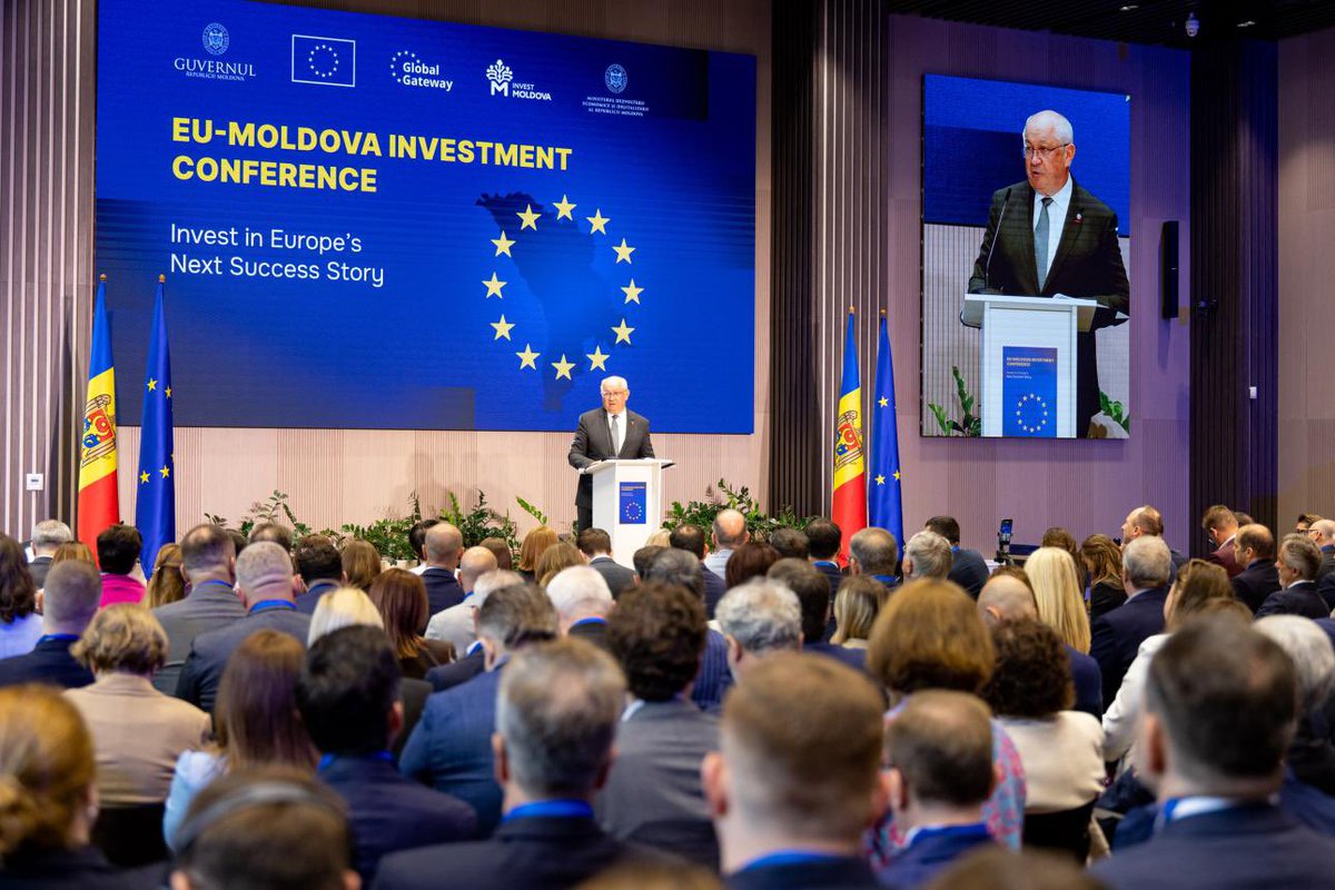 MDAmbEU's tweet photo. 🇪🇺🇲🇩 Investment Conference in Chișinău was opened by President @sandumaiamd &amp; PM @AlexMunteanuMD &amp; Commissioner @MartaKosEU.
New investment projects up to €433 million &amp; 8 Letters of Intent up to €208 million, selected under 🇪🇺 Call m for private investments were signed. https://t.co/7BBLateHrb