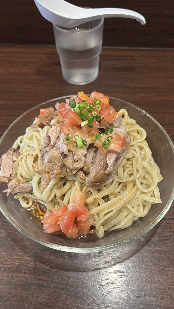 aka_runrun's tweet photo. ピコポン食って、20万稼いで今から個室サウナヘッドスパって素晴らしい有給すぎるな https://t.co/V7MJtsehVf