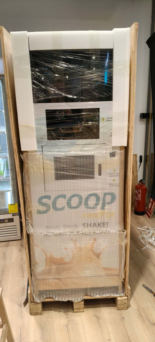 kevinch30119409's tweet photo. A new batch of machines has arrived at the customer's site, and the customer is preparing to unpack and test the machines.
#Coffeevendingmachine #Beantocup #Macas #Coffeemachine https://t.co/Lj7C11NnuR