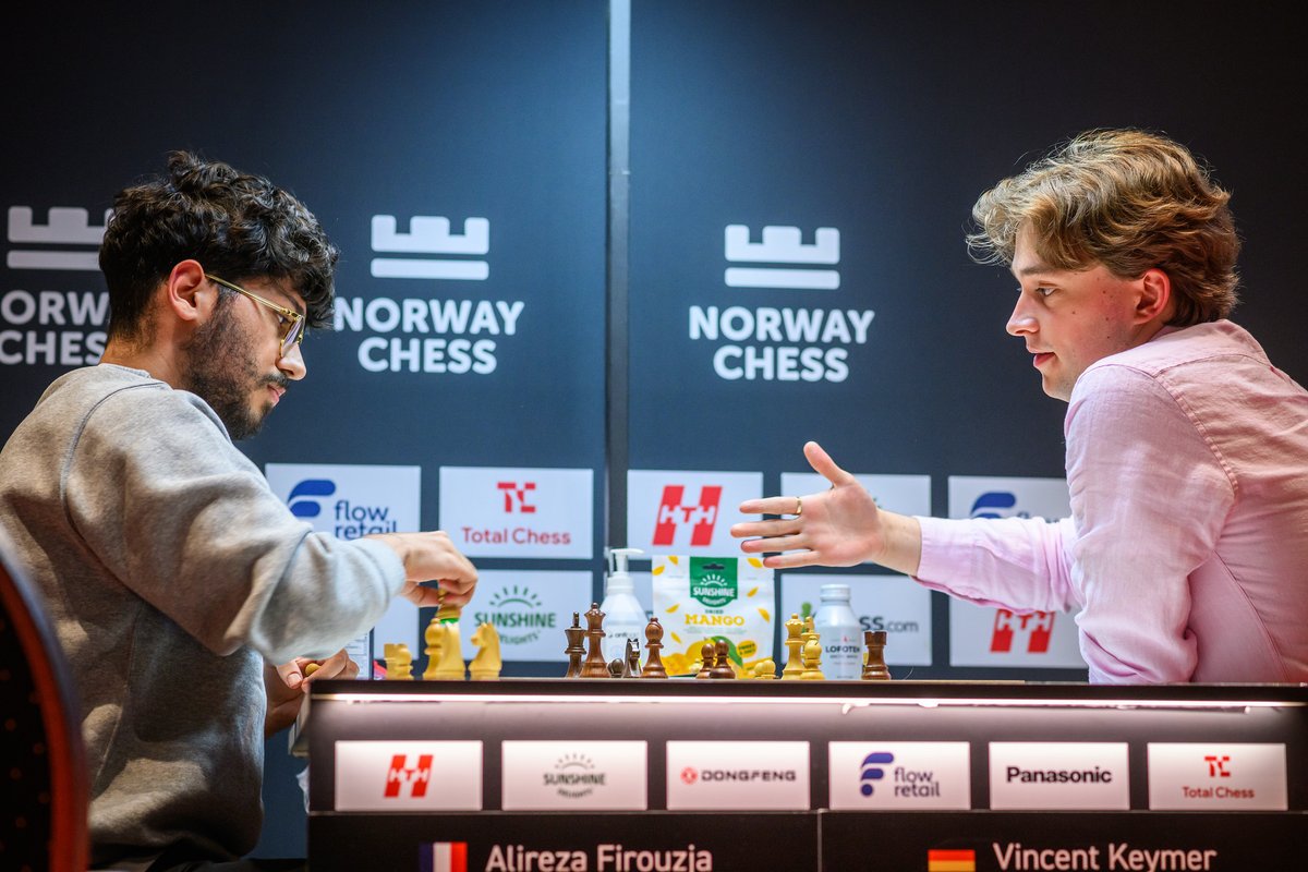 chesscom_de's tweet photo. Keymer hatte lange eine Gewinnstellung vs. Firouzja in R9 des Norway Chess, verlor die Kontrolle in Zeitnot &amp; endete im Remis. Im Armageddon ein früher Figurenverlust, die 8. Armageddon-Niederlage des Turniers. 🇩🇪

Heute das Finale ab 17 Uhr live!

📸 Michal Walusza/Norway Chess https://t.co/AQwzty7ODM