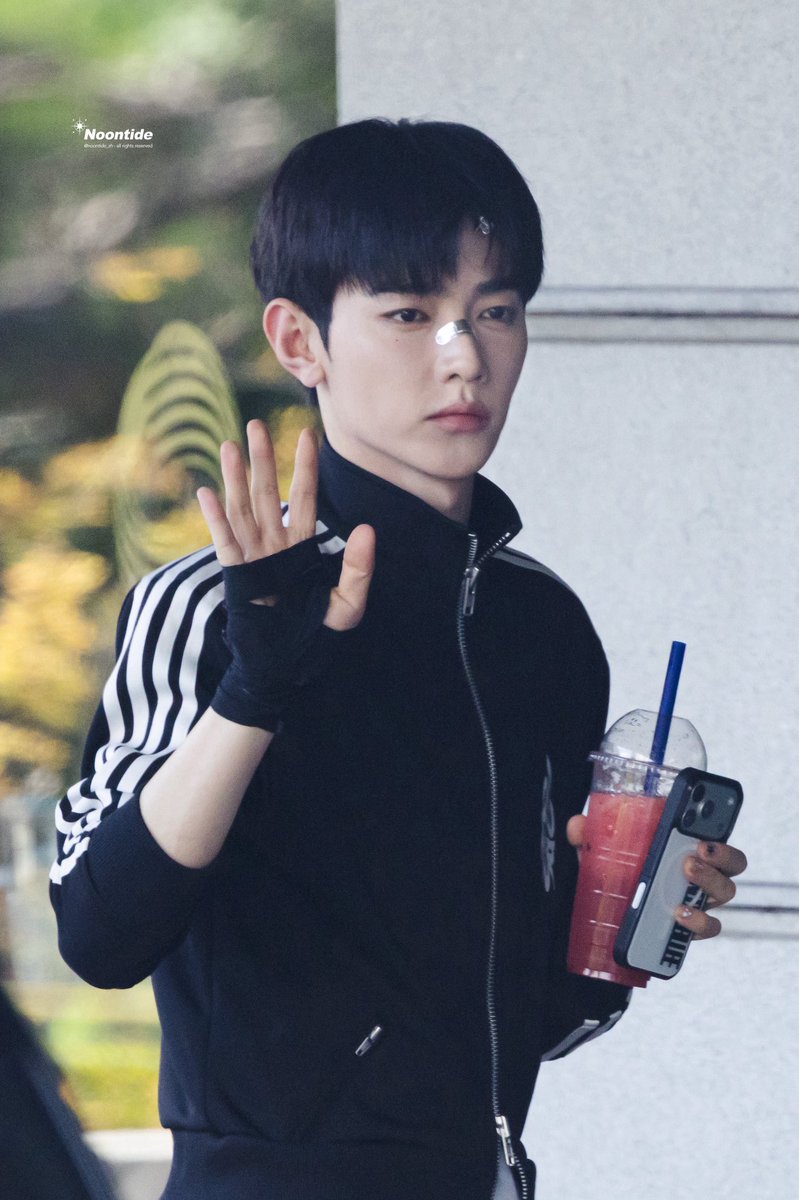noontide_zh's tweet photo. 20260605

#장하오 #ZHANGHAO #章昊 
#앤더블 #AND2BLE https://t.co/flxB8dR9jf