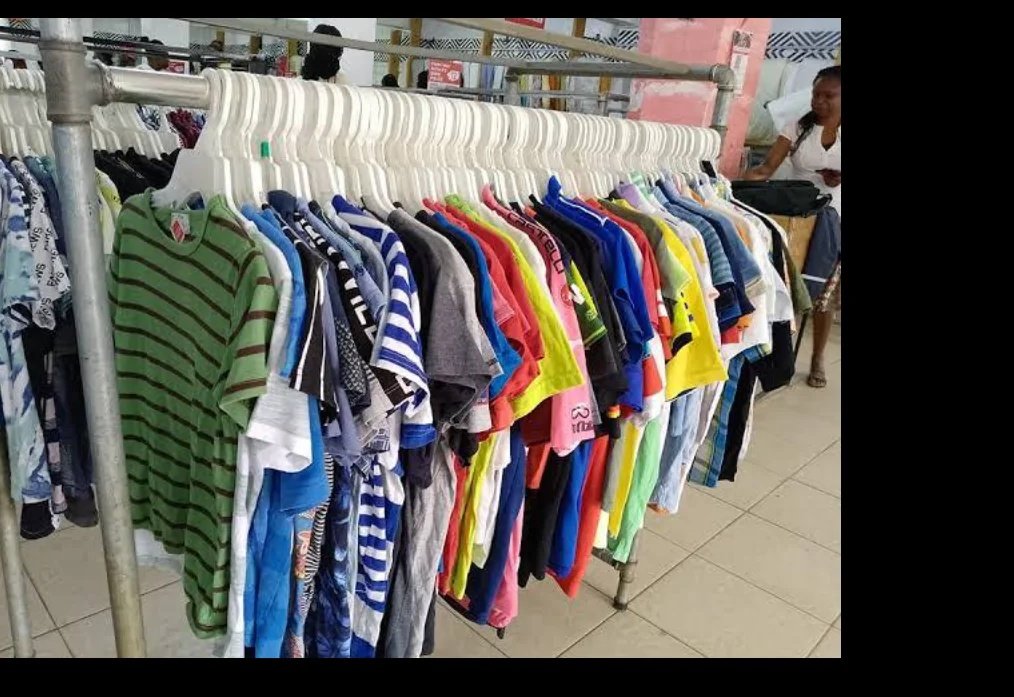 itskiproo's tweet photo. Sometime back I was very poor. But my girlfriend then was poorer than me. She made me discover new levels of poor people things that I never thought existed. She once took me to a Shop called Think twice. They sell second hands clothes there on premium offers. Nakumbuka alinipeleka huko wednesday kila kitu ilikua 10 bob. Even jackets. Shati zilikua 5 bob. Nikapita na tatu za Redcross. Na mbili za Stop HIV stigma. And three very funny looking Trousers that looked like they were previously owned by Meth addicts in chicago before they got rewashed and imported to kenya. Shopping ya 150 nakwambia hununui nguo miaka mbili . Buana we have tried on this earth!