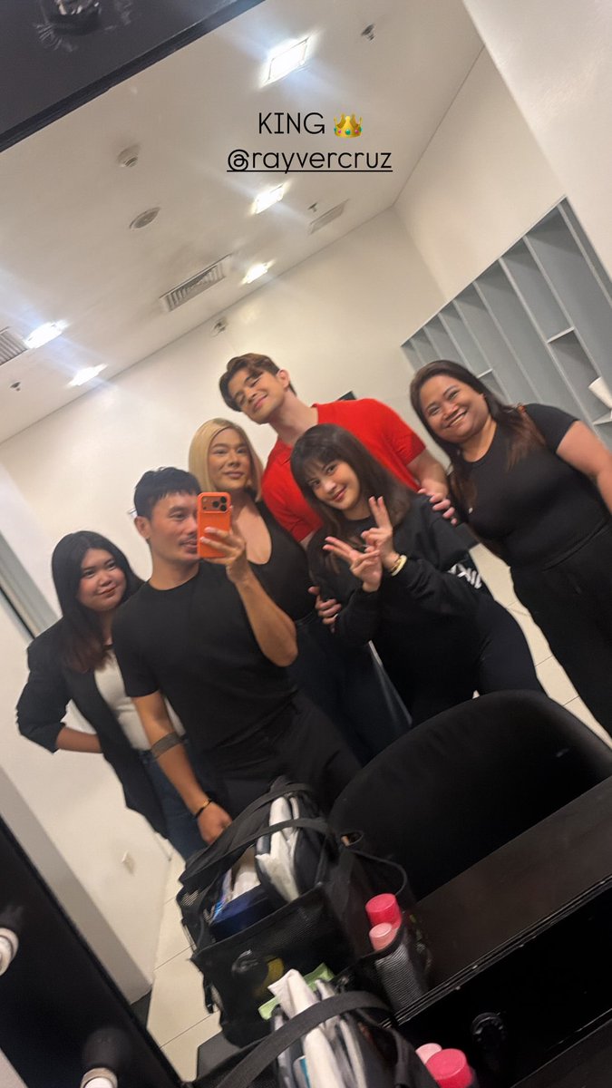 rayvercruzdaily's tweet photo. Team Rayver ✨ He takes the stage today at the Mitsubishi Booth for the 10th Philippine International Motor Show 🕺🏻  

ig: iamdextergonzalgo 
@RAYVERCRUZ20 @MyJaps https://t.co/9zrG9IwgSn