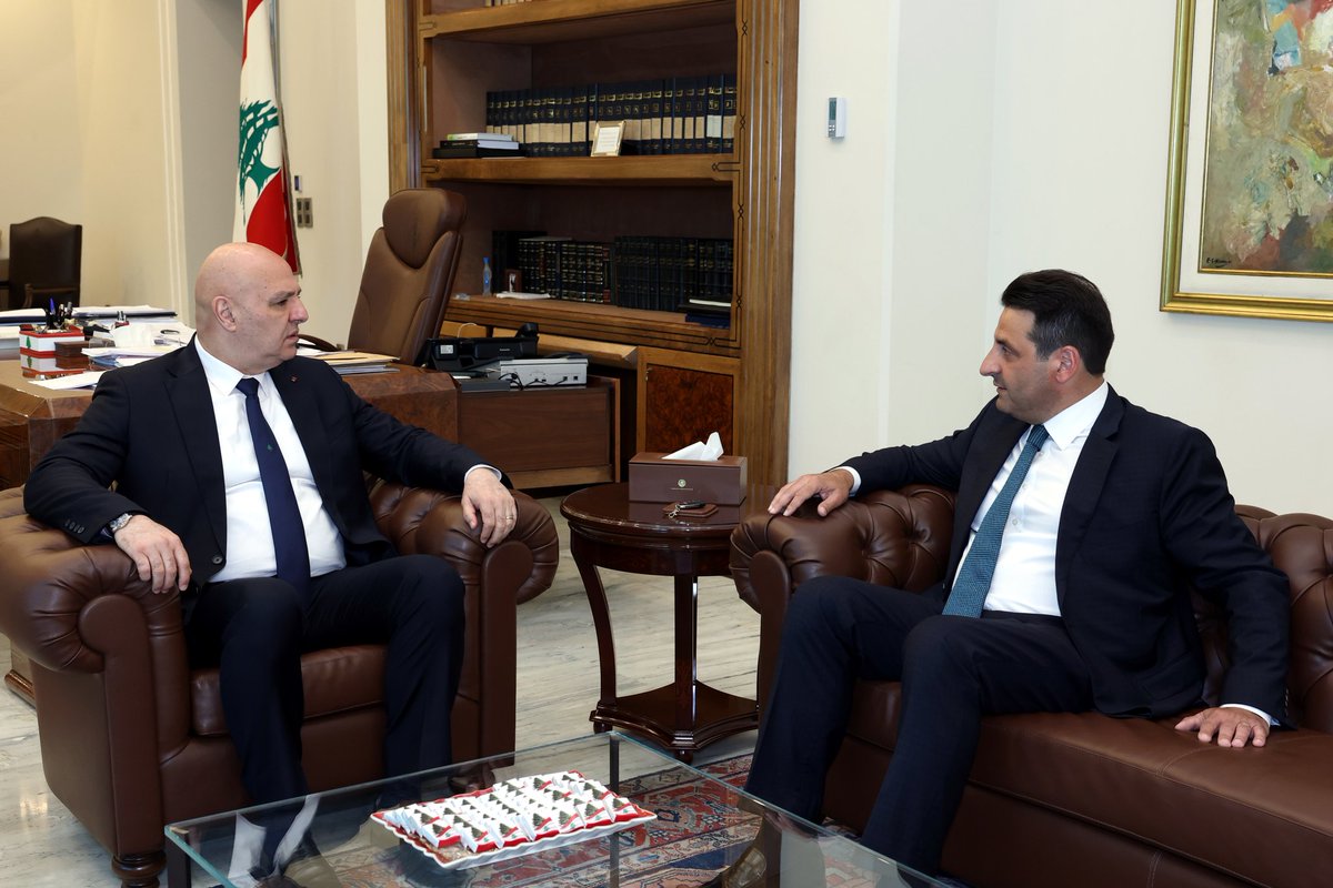 LBpresidency's tweet photo. العلاقات اللبنانية - الإيرانية كانت محور بحث بين رئيس الجمهورية العماد جوزاف عون وسفير لبنان السابق لدى الجمهورية الإسلامية الإيرانية السفير حسن عباس https://t.co/FcKXDGa7Gs