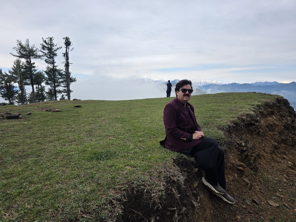 SAYousafzaiPTI's tweet photo. If we can do nothing else today, we can at least plant a fruit tree. Which will fulfill our food needs in the future and also keep the environment better. We all have to remember that today is Environment Day being celebrated all over the world. https://t.co/8YIPbeRDOU