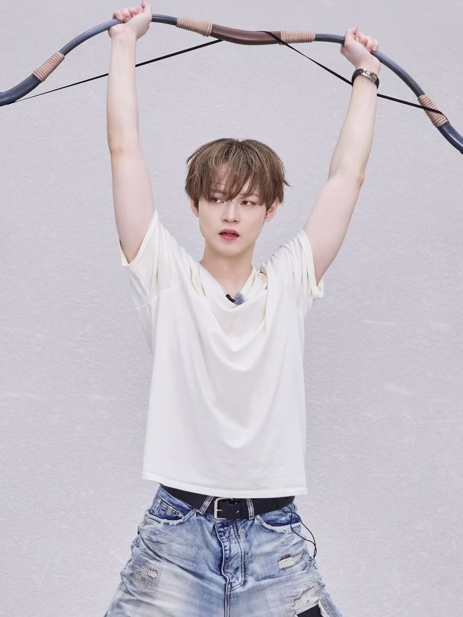ZCLFEED's tweet photo. 260605 kh1000le instagram update

"🏹🔮💐🧚‍♀️"

#CHENLE #辰乐 #천러 https://t.co/EXS9JGnUz6