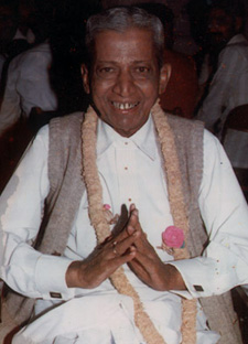 dadabhagwan's tweet photo. I do not even ask you to do intent. I ask you to understand. To know ‘this is wrong’ is Knowledge. - Dada Bhagwan
Read more: https://t.co/RO17N9rdTH
#knowledge #lifelessons #Quotes #SpiritualMorning #Spirituality #friday #DadaBhagwan https://t.co/9VxDD5yDHs