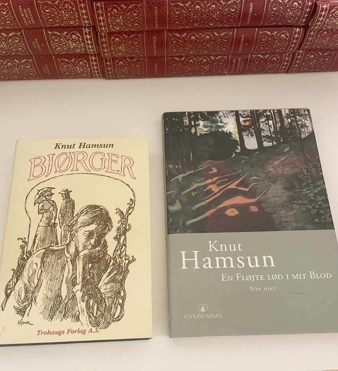 PiousArtist's tweet photo. Latest thrift store finds. https://t.co/nA1rrf2rZa