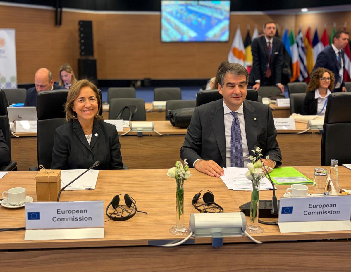 ChristophidouEU's tweet photo. In Nicosia with EVP @RaffaeleFitto for the Informal Ministerial Meeting on Cohesion

The future of #CohesionPolicy means stronger support for territories, from islands to rural regions, helping people build their future where they choose to live through the Right to Stay strategy https://t.co/93aGBbtnrH