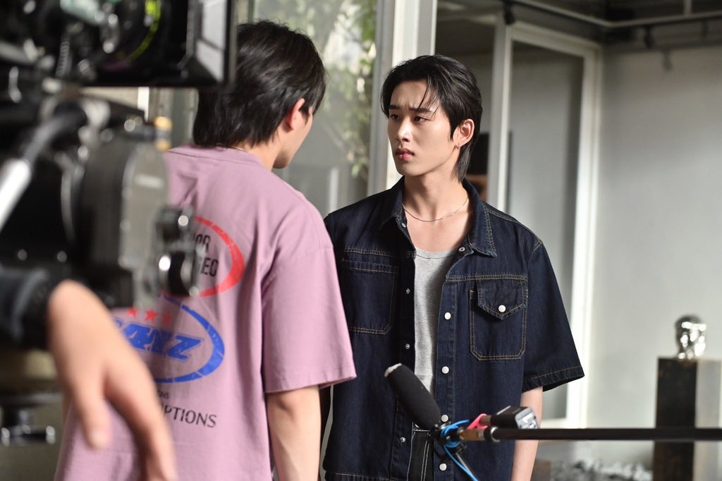 jwillestt's tweet photo. EST?!!! 😭😭💔💔💔 so, definitely yesterday they record the “break up” scene of DEANMOTH?!! I’m not okay

🦈: Look, my eyes are swollen. Believe it or not, I was crying last night. 

GLOW BACK WITH EST #est_rvp  #EstxINGU #MyskinfeelsthelightEST   https://t.co/HB921SSMie