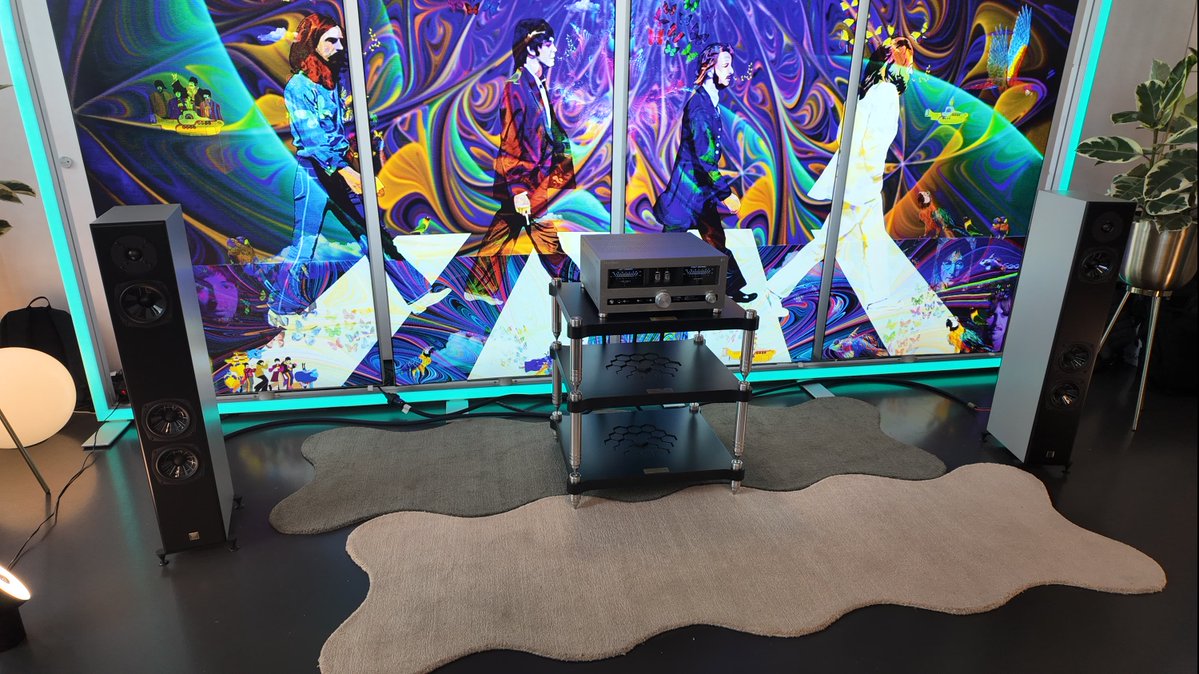 primeaudioke's tweet photo. It is day one of the High End Audio show in Vienna. 
Beautiful city, beautiful people, beautiful tech in Vienna.
We explore the world of High End Audio, meet our partners and tell you all about our experience first hand on the good things from the show.

Keeping you connected to the really fun audiophile world!! And bring these awesome solutions to your home soon!