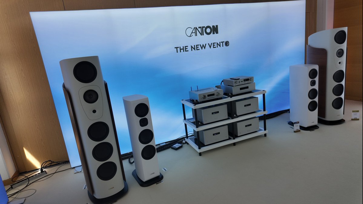 primeaudioke's tweet photo. It is day one of the High End Audio show in Vienna. 
Beautiful city, beautiful people, beautiful tech in Vienna.
We explore the world of High End Audio, meet our partners and tell you all about our experience first hand on the good things from the show.

Keeping you connected to the really fun audiophile world!! And bring these awesome solutions to your home soon!