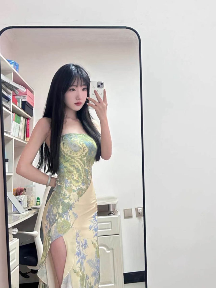 floreavalentin9's tweet photo. 打你的时候，你怎么偷偷的舔我手呀，哥哥，今晚，请和我约会   #慈溪 https://t.co/byTW2s4Qfu