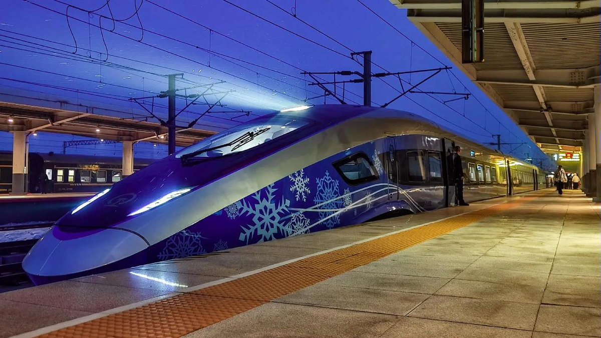 hawke2210's tweet photo. 🎫 一张高铁票，从北国雪原到热带海岸。中国，比想象中更近。
One ticket, from snowy north to tropical coast. China is closer than you think.
#HSR #ChinaTravel #JiangxiTOD #JiangxiHighSpeedRail https://t.co/UuEJn6NdRB