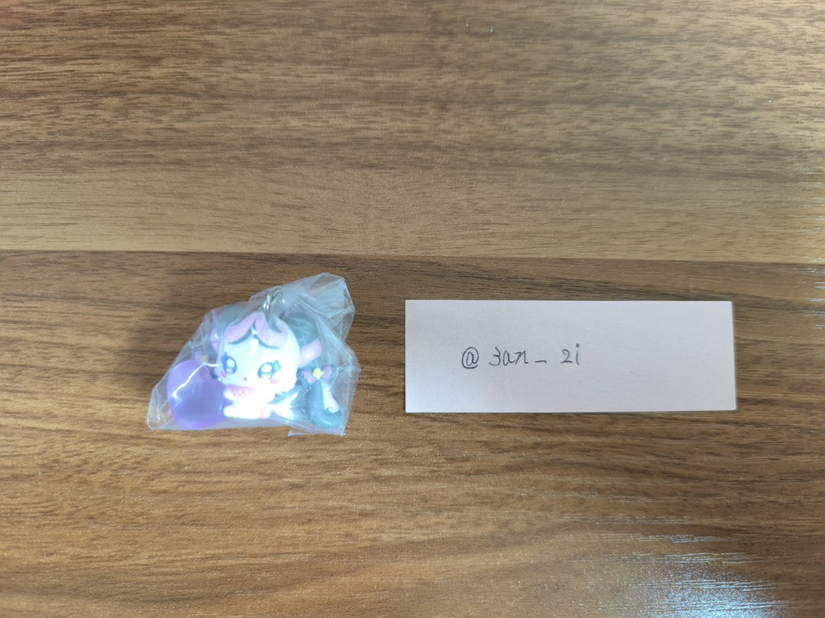 3an_2i's tweet photo. @Sukipi_is__No1 初めまして、検索よりお声かけ失礼致します。当方めろろん1点所持しているのですが、みっぷるとの交換可能でしょうか？ご検討よろしくお願い致します。 https://t.co/v4VLcCIf5f