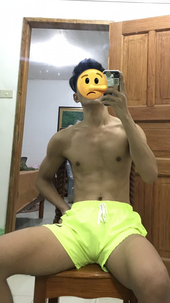 raksvn's tweet photo. Weekend pengen full cuddle, nyari ade ade gemes area solo ada ngga nih?

#gaysurakarta #gaysolo https://t.co/tM9qd5QpOB