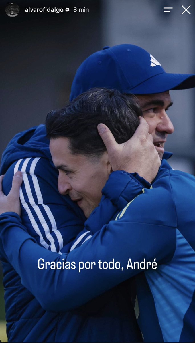 SammitoDOro's tweet photo. La foto que acaba de publicar Fidalgo. 

Hace un año me imaginaba reconstruyendo al América teniendo como base a este par, y ahora ninguno de los dos está. 💔 https://t.co/D4BAoThc8J