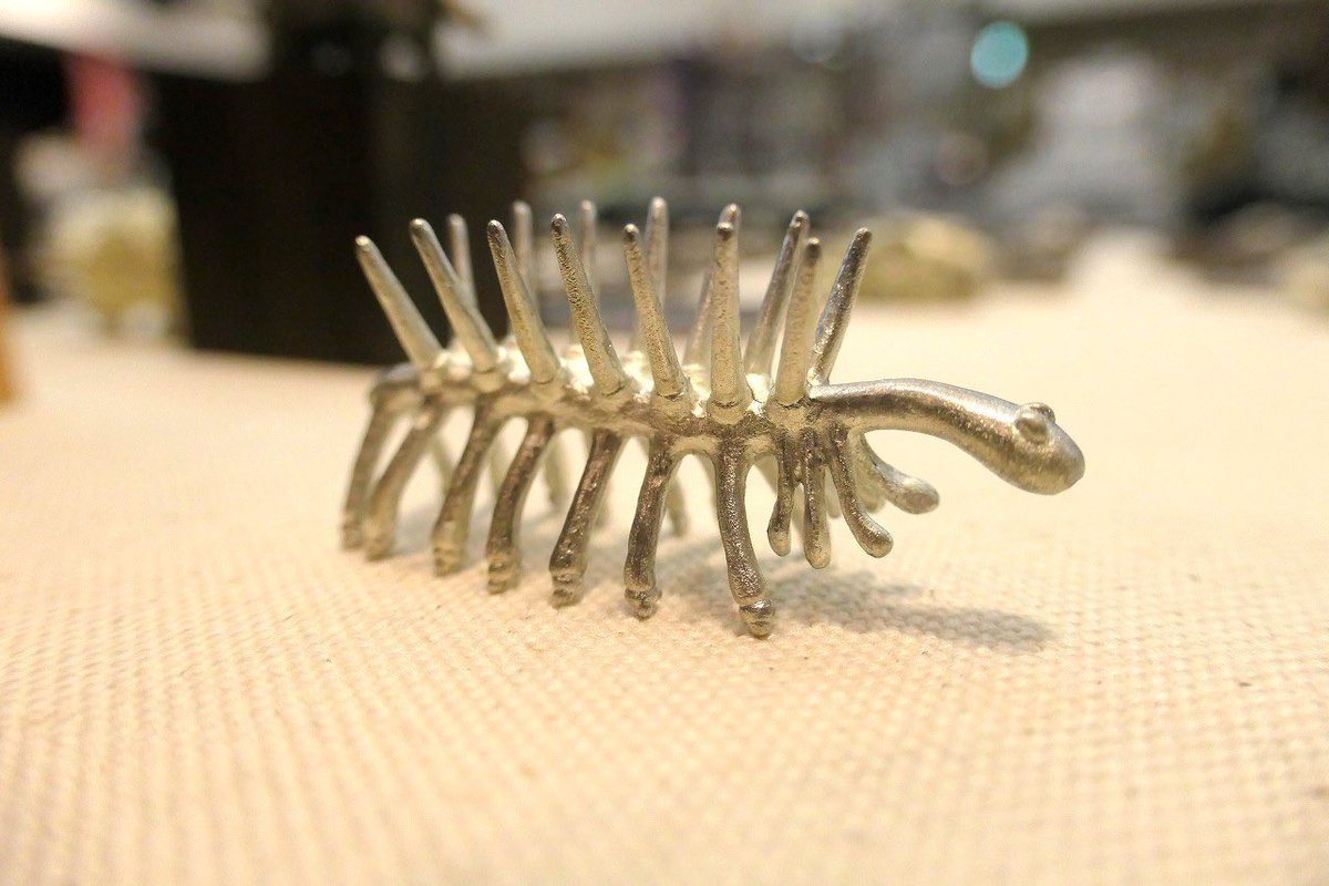 planevia's tweet photo. ハルキゲニア(A)現行復元図(未仕上げ品)

価格:2200円
本体素材:ピューター(錫90％合金)

表記はイベント販売での価格です。

#コミティア156 
planeviaブース【り19b 】
カンブリア紀
箸置き https://t.co/BhoZLs7QoZ
