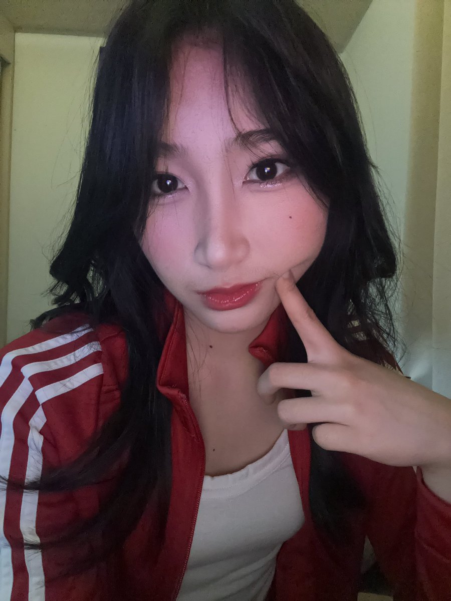 Levi_JKT48's tweet photo. #LeVriday 🫪 https://t.co/0TvO3zFY2l