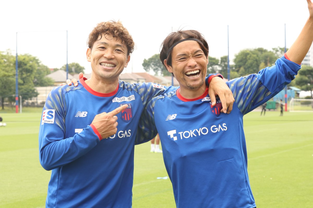zonewebofficial's tweet photo. 契約満了が発表された東慶悟🔵🔴

6日のセレッソ大阪戦を前に
小平で最後のトレーニング💪

森重真人と2ショットも✨

最後はグラウンドに一礼🫡

📸：@taku_tics 

#東慶悟 #fctokyo #tokyo https://t.co/D68RbP7wSl