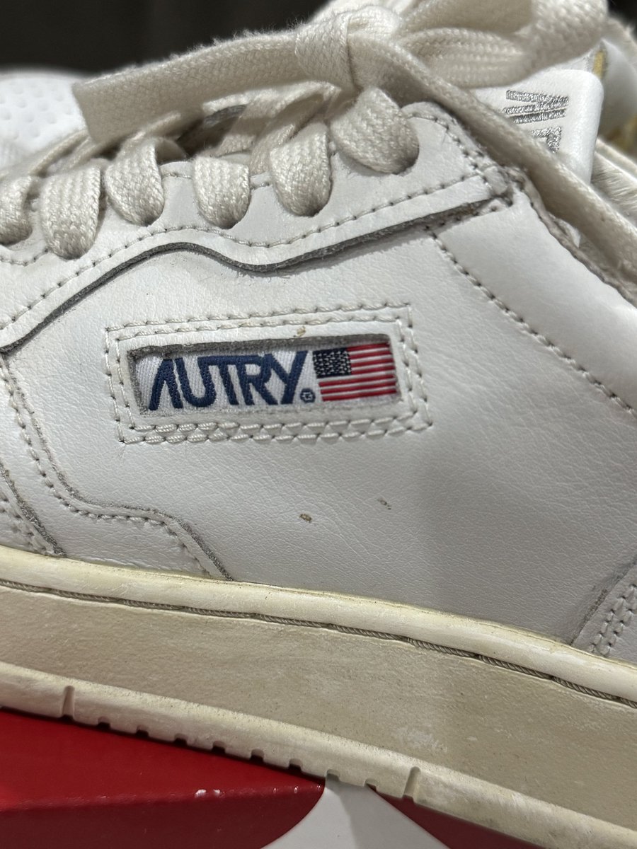 iipangman's tweet photo. AUTRY medalist low woman leather
size 37 (24cm)
สภาพ 95% มีเปี้อนจุดเล็กๆข้างซ้าย
ส่งต่อเทๆ 1290รวมส่ง

#autrythailand #พรีเกาหลี #รองเท้าautry https://t.co/K6CScVXsAD