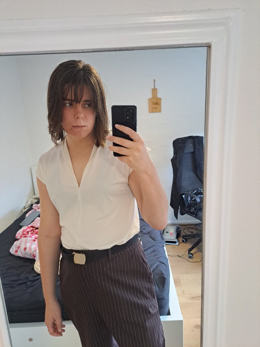 _Yackie__'s tweet photo. The fit is cute but it unfortunately makes me really grumpy whenever I wear it https://t.co/hTaGOSgqd6
