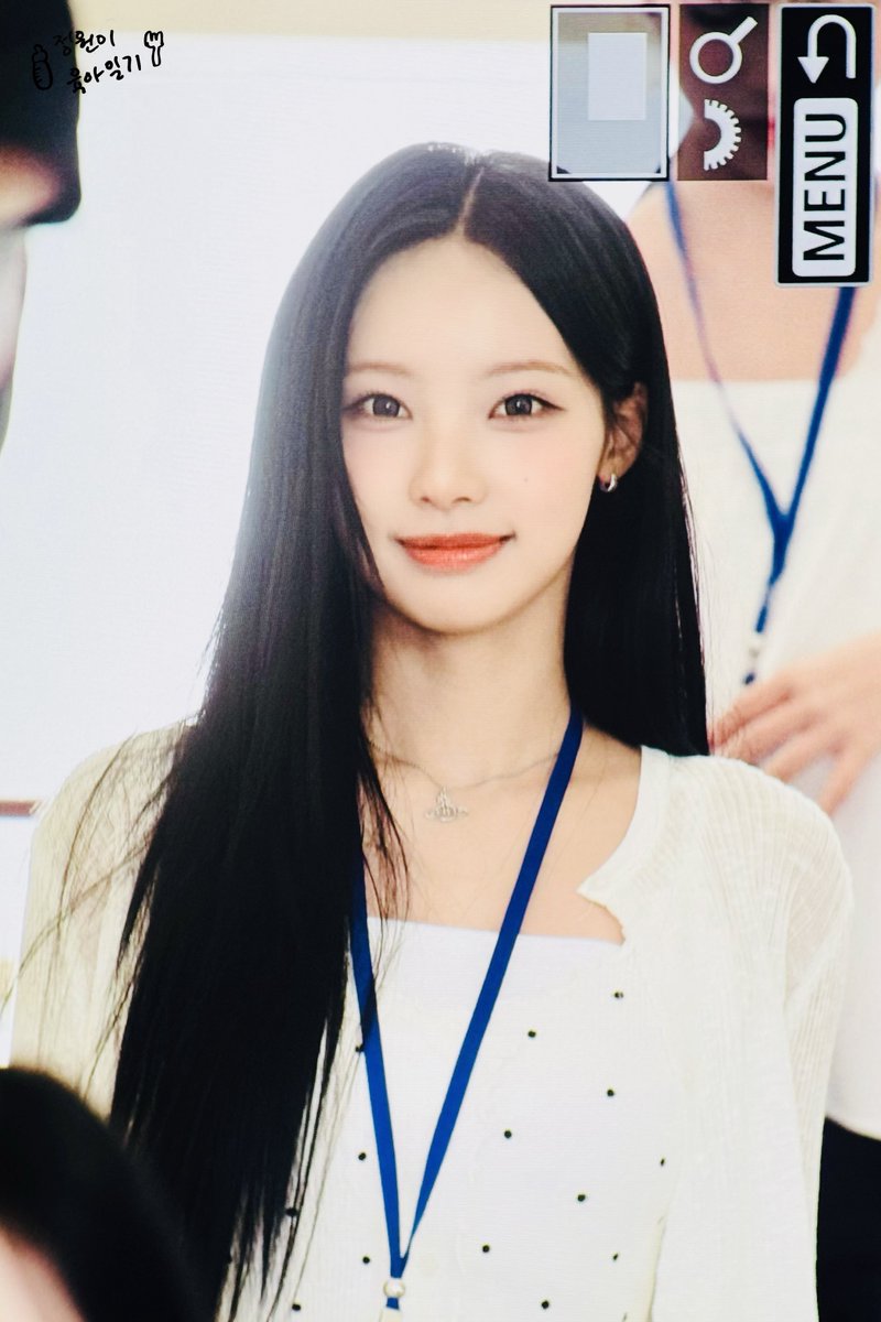 Flow_0525's tweet photo. 260605 프리뷰

거제야호-⭐️

#원이 #리센느 #WONI #RESCENE https://t.co/C6G3IP6alu