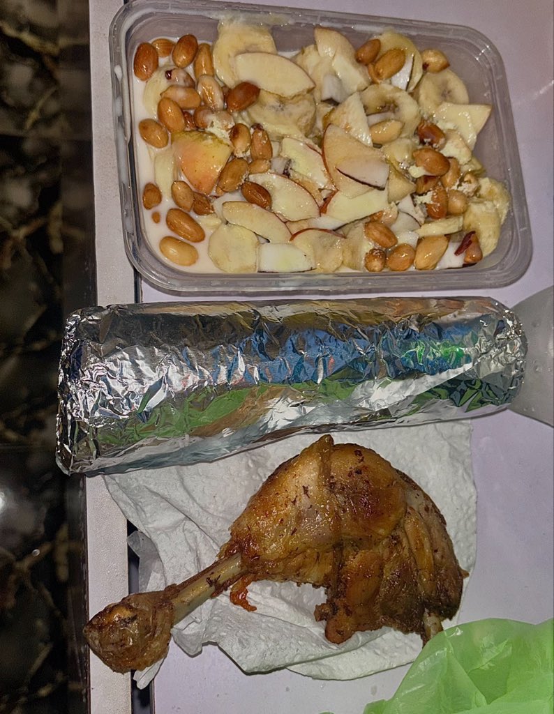 FwTrex's tweet photo. Breakfast came early, fruit salad, shawarma and chicken.🥹 https://t.co/fmUYiSzmws