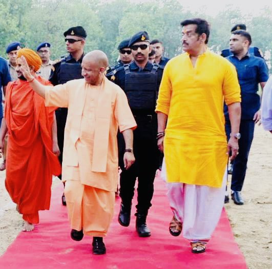 ravikishann's tweet photo. उत्तर प्रदेश के सर्वांगीण विकास को समर्पित, जनसेवा, गरीब कल्याण एवं सुशासन के प्रतीक, हम सभी के आस्था के केंद्र, गोरक्षपीठाधीश्वर भारत के सर्वाधिक लोकप्रिय मा० मुख्यमंत्री परम् पूज्य श्री  @myogiadityanath जी महाराज को जन्मदिन की हार्दिक बधाई एवं शुभकामनाएं।

देवाधिदेव महादेव से प्रार्थना है कि आप दीर्घायु हों, उत्तम स्वास्थ्य एवं असीम ऊर्जा के साथ उत्तर प्रदेश को विकास, सुशासन और जनकल्याण के मार्ग पर निरंतर अग्रसर रखें।

आपके कुशल नेतृत्व में उत्तर प्रदेश निरंतर प्रगति करे और देश में विकास का एक नया कीर्तिमान स्थापित करे।। 🚩🔱
