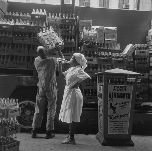 HistorySAZAR's tweet photo. Drinking soda during lunch time, Johannesburg 1979. Credit: Constance Stuart Larrabee Collection https://t.co/94j8hA52Hz