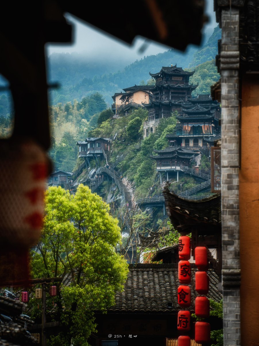 Astraeth42's tweet photo. Summer with Green Views Beyond the Window | Staying in a Fairy-Tale Mountain Retreat at Wangxian Valley https://t.co/ZPKyJ5rgua