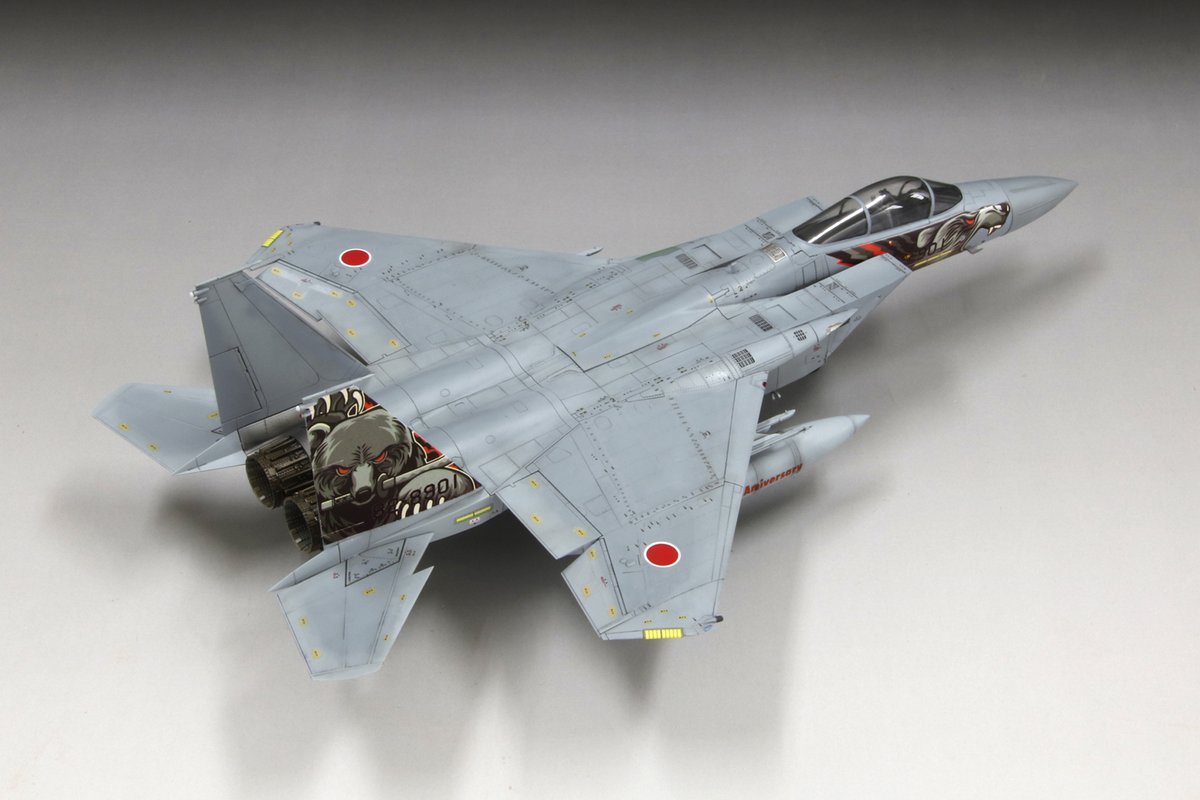 finemolds_news's tweet photo. 新製品(完全限定品)の完成見本&amp;パッケージ画像UP！

1/72 航空自衛隊F-15J戦闘機 第201飛行隊[創隊40周年記念塗装機]
https://t.co/BXd7oKd2rF

羆と白頭鷲とを用いたデザインの特別塗装機の、迫力あるマーキングをデカールにて再現します
キットはパネルに合わせた分割で接着跡を目立たない設計です https://t.co/PCSHhWGgnA