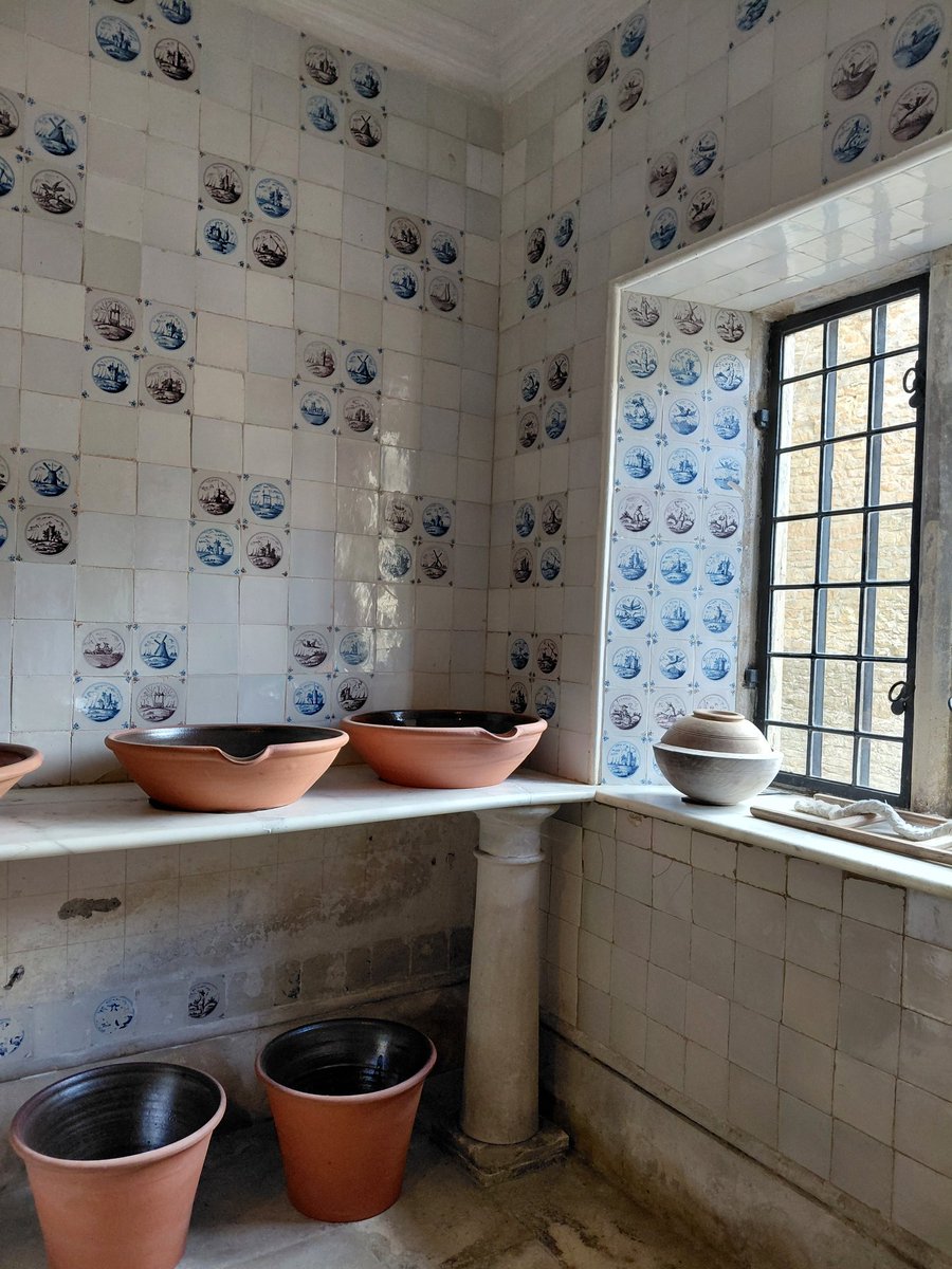 NTDyrhamPark's tweet photo. Last week's extremely hot weather seems a world away now, but while it lasted the dairy became our go to place to cool down. Its thick walls and refreshing blue and white tiles meant it felt and stayed lovely and fresh. 😎
📷 Helen R
#KeepCool #Delft #BlueAndWhite #Dairy https://t.co/y5pbEY639m