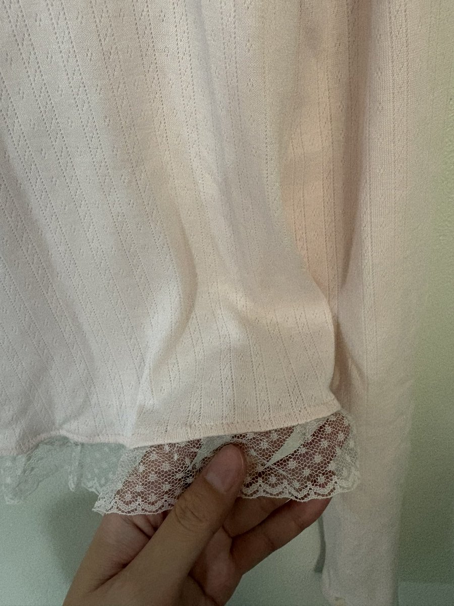 lkhol5's tweet photo. งานเสื้อ https://t.co/EoejEtPr6s
อก 40 ยาว 24 สีชมพู ค่า
💖300฿ ส่งฟรี
#ส่งต่อ #ส่งต่อเสื้อผ้า #ส่งต่อเสื้อผ้ามือ2 #ส่งต่อเสื้อผ้ามือสอง #กระเป๋าmerge #ส่งต่อกระเป๋า
#ส่งต่อcintage #ส่งต่อstylist_shop #ส่งต่อคสอ #newcute #uniqlo #ยูนิโคล่ #vghbkk #กระเป๋าRallymovement #bemingbbk https://t.co/Tg41IAEhoR