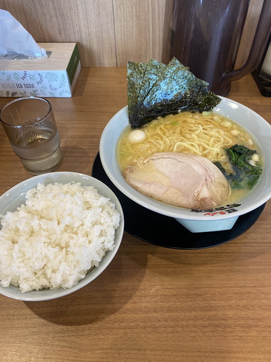 hoshirin00's tweet photo. おそめし https://t.co/HLY2o5RL9Y