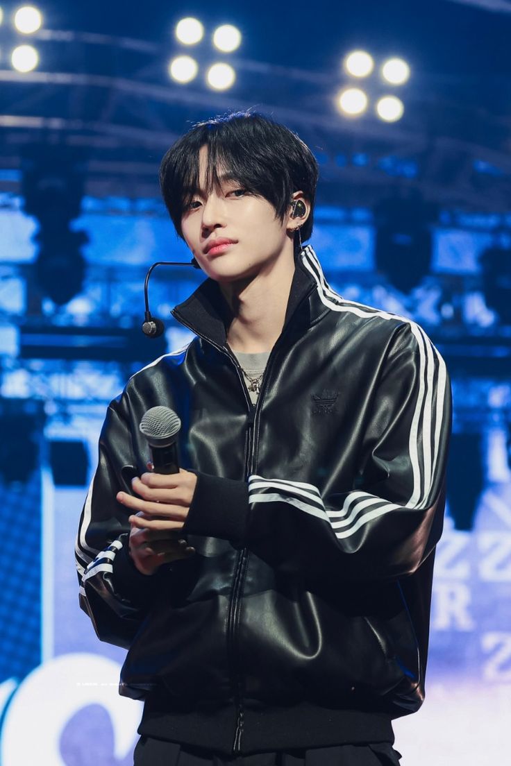 forloveisde4th's tweet photo. SIAPA MAU NYANYI SAMA AKU DAN @wonbism ???? apa mau dinyanyiin?? 😝 hihi... habis karaoke sama pesta, soalnya kata pesta gaboleh lama-lama sedihnya~ jadi kita nyanyi ajaa!! https://t.co/Vm0ddQGG6c