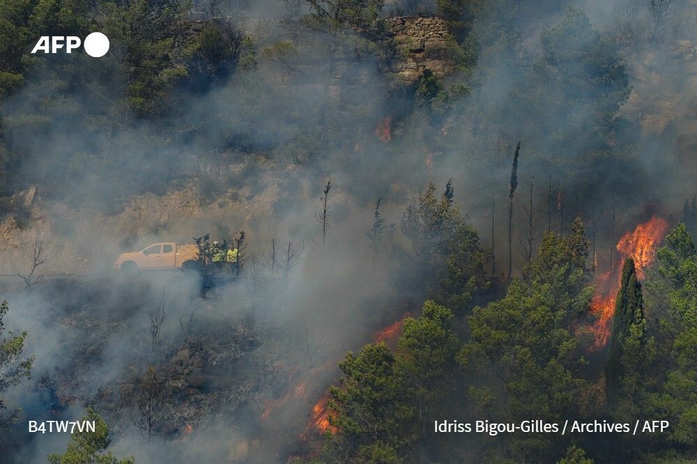 afpfr's tweet photo. 🔥 Incendie des Corbières: un agent de l'Office national des forêts (ONF), soupçonné d'avoir causé le départ de ce feu exceptionnel durant l'été 2025, a été mis en examen jeudi, un tournant dans l'enquête sur le pire incendie des cinquante dernières années en France. https://t.co/CfWEFc90cS
