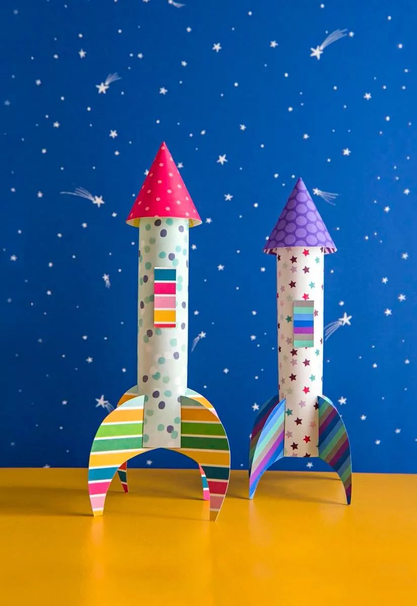 RatushenkoE's tweet photo. Fun English craft time with my little explorer  We made paper rockets today u0026 learned how to say "blast off"! Great way to mix play with words  #FamilyFun #EnglishLearning https://t.co/KD2B9jNwiH