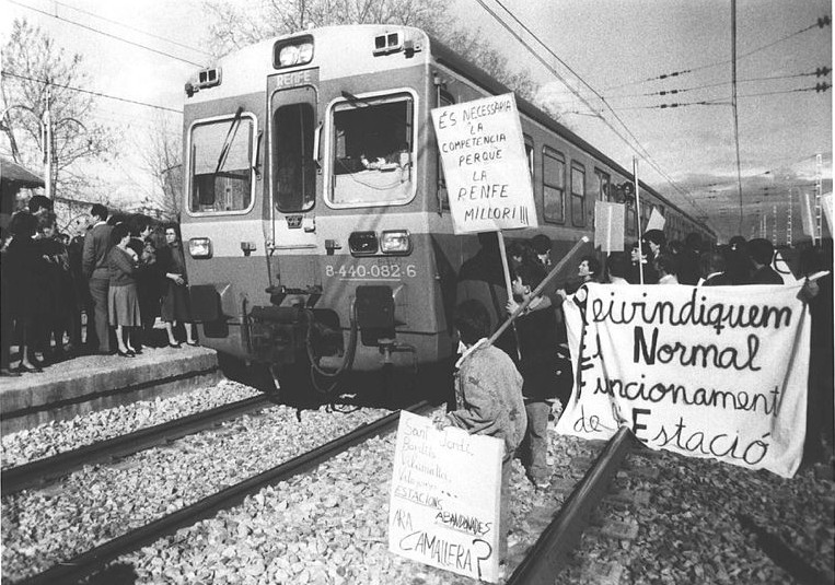 ger58056's tweet photo. Manifestación en Camallera, ( Girona ), 1988.-
 Foto : David Quintana https://t.co/UPTibIQoFl