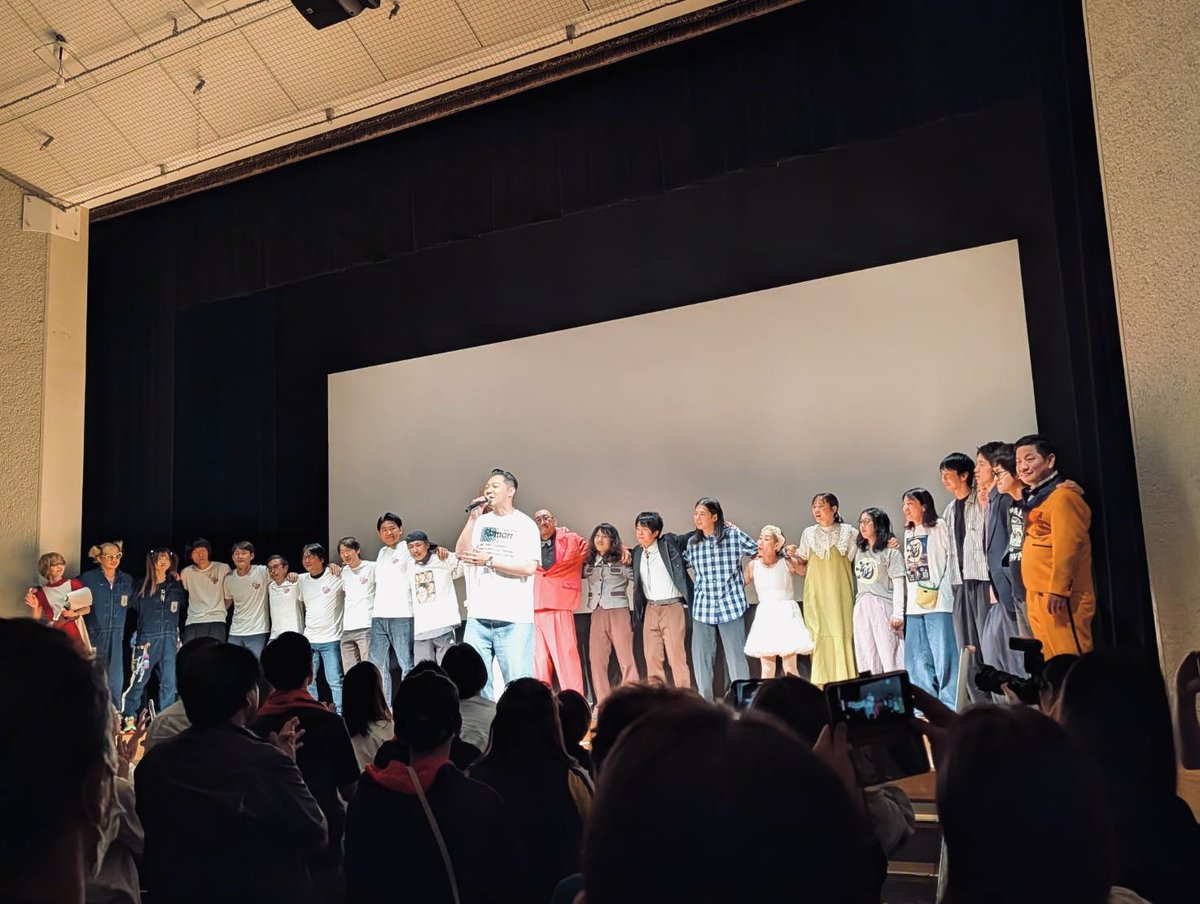 chm929sozai's tweet photo. "シアター咲3周年ライブ"🌸6.4

色んな人に支えられ、祝われ…
最高のライブでした🫶🏼🫶🏼

よかったよ、ほんと

Roverさんの歌声に、とよひろが舞台に立ってる姿見てたら大号泣してた😂笑

とりあえず、この先もシアター咲とスーパー弾力素材が大好きです🌸
でも、1番楽しかったのはやっぱり電撃さん😛 https://t.co/Wk6b0vpMmF