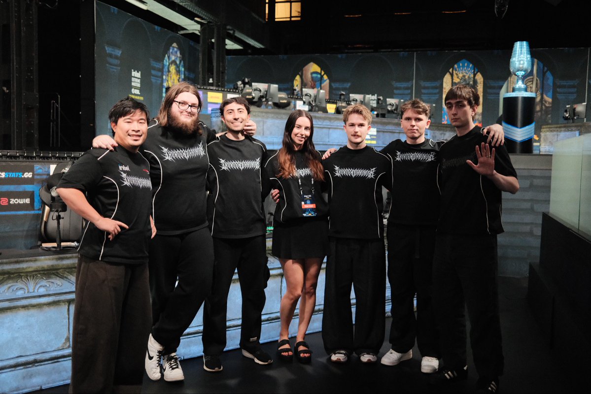 aliStair_CS tweet picture