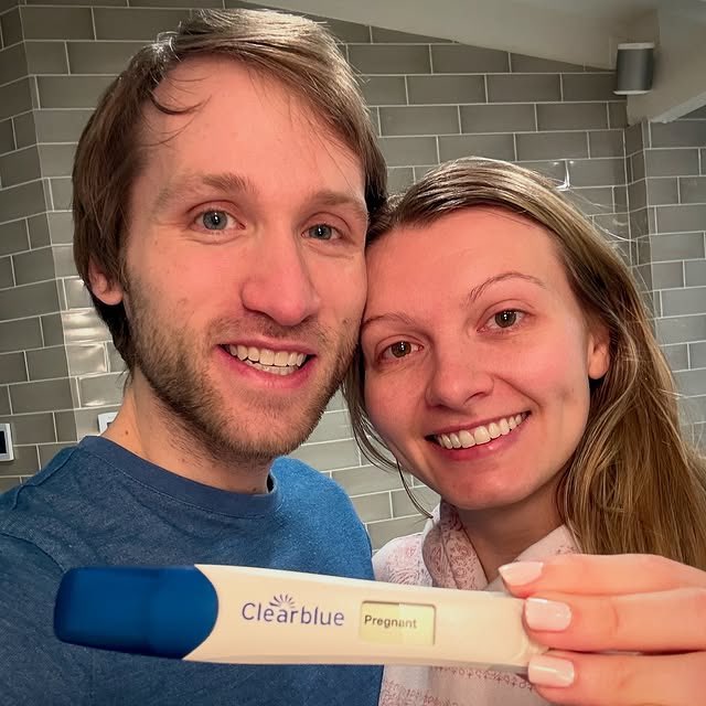 TrumpFrance's tweet photo. Le YouTuber Jesse Ridgway annonce que lui et son épouse ont décidé d’avorter leur enfant après avoir appris qu’il naîtrait avec la trisomie 21.

La décision a été rendue publique via un long communiqué publié sur les plateformes officielles de l’influenceur.
L’affaire a provoqué une vive polémique et une forte polarisation sur les réseaux sociaux.

 De nombreux internautes et groupes de défense des personnes handicapées ont exprimé un fort rejet.

En France, 96% des enfants diagnostiqués trisomiques sont avortés. L'avortement d'un trisomique est possible jusqu'au jour de la naissance.