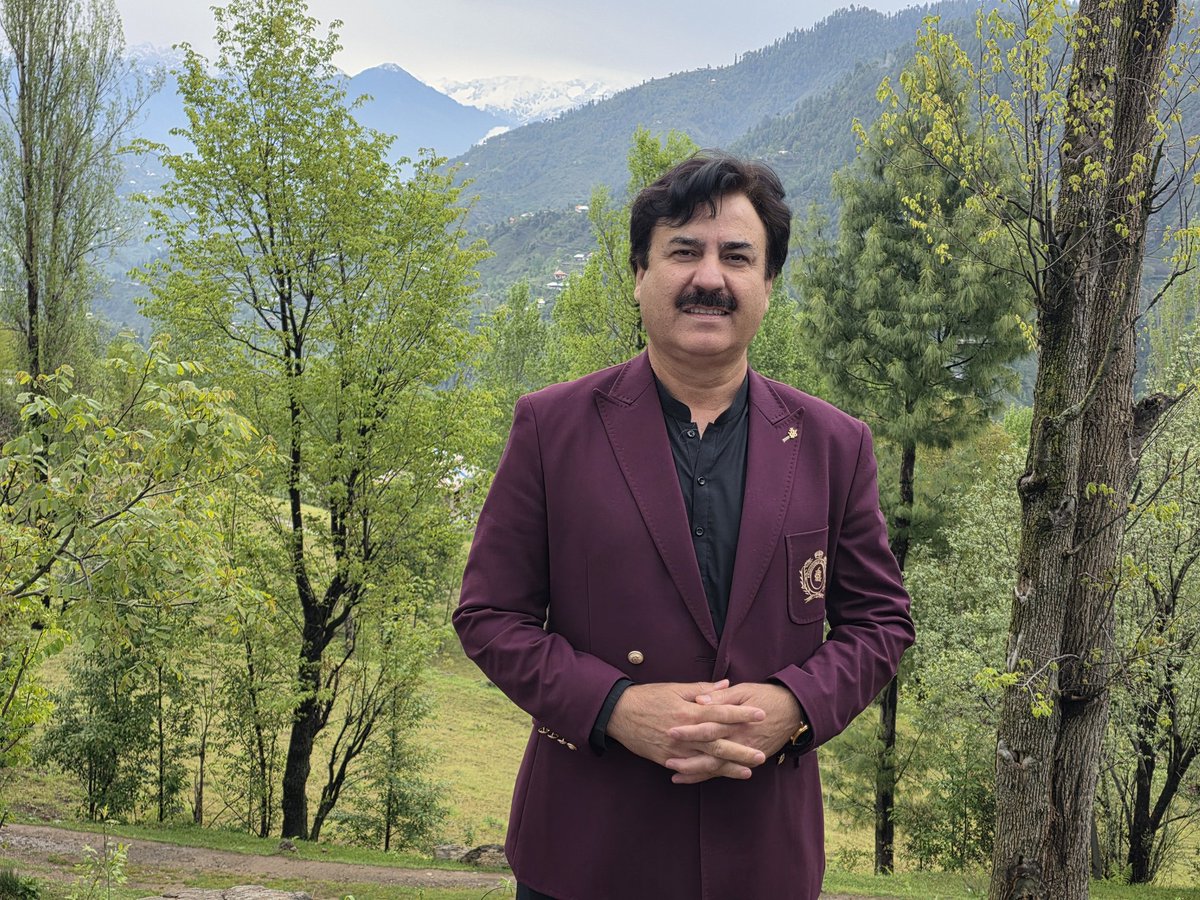 SAYousafzaiPTI's tweet photo. اج کے دن اگر ہم اور کچھ نہیں کر سکتے تو کم از کم ایک پھلدار درخت تو لگا سکتے ہیں جو مستقبل میں ہماری غذائی ضروریات پوری کرے اور ماحول کو بہتر رکھے ہم سب کو یاد رکھنا ہے کہ اج پوری دنیا میں ماحولیات کا دن منایا جا رہا ہے۔ https://t.co/mAeXClzz8r