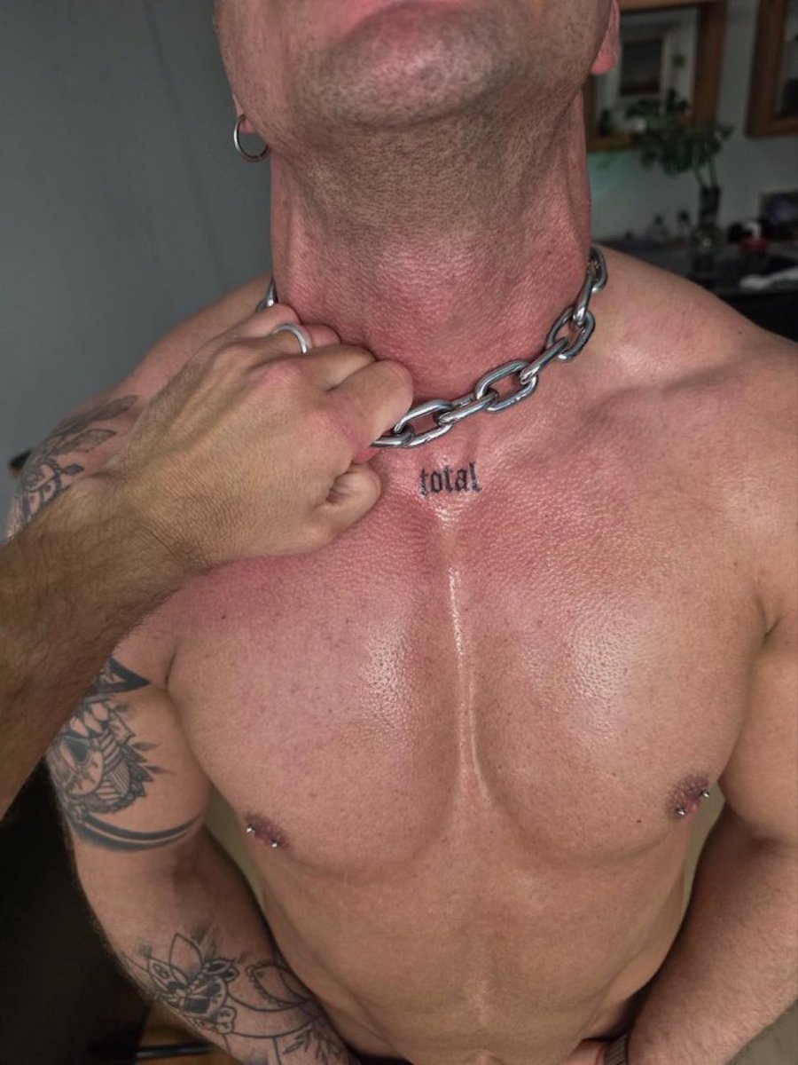 Bear_898's tweet photo. Like instinctive slave https://t.co/p2x6PbPang